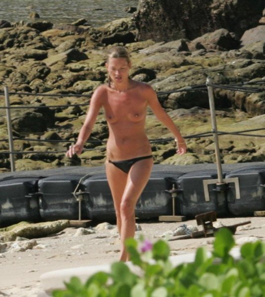 Кейт мосс топлесс пляж