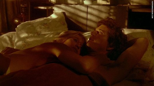 Rebecca de mornay голая в фильме незнакомец