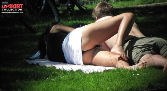 Случайно засветила трусики