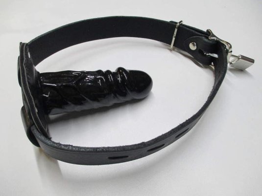 Резиновый кляп в виде члена