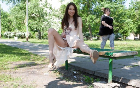 Красивые девушки под юбкой