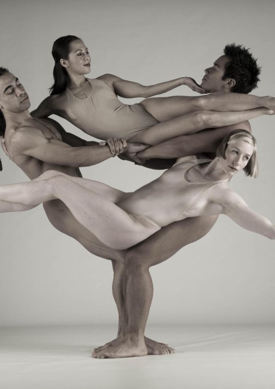Современные танцы голые