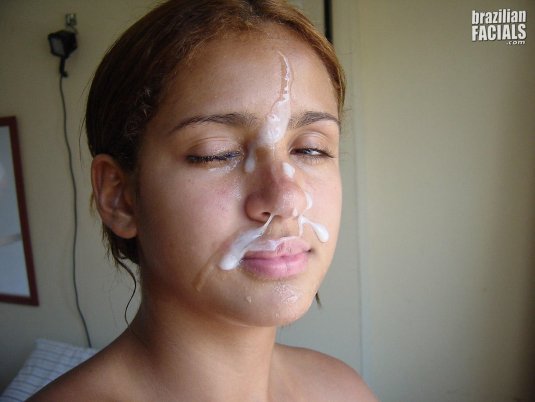 Кончил на лицо молодой девушке