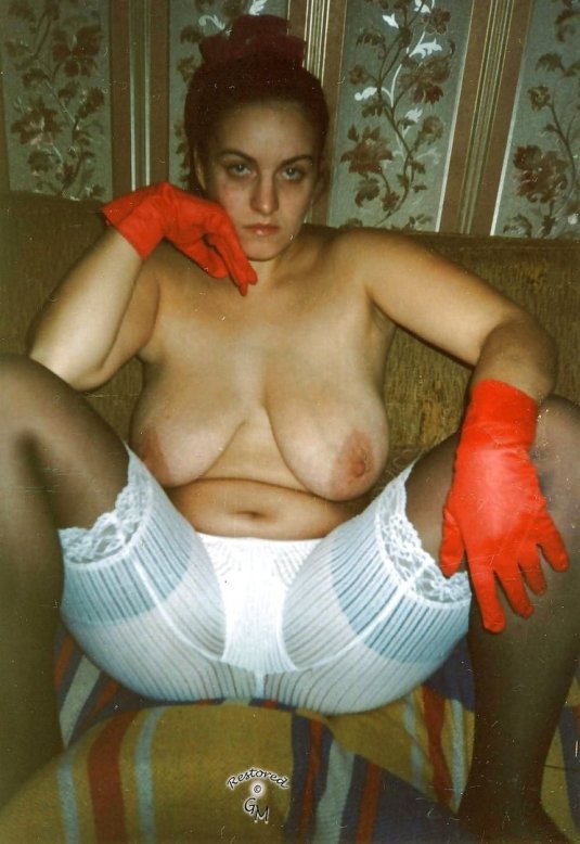 Голые женщины в панталонах