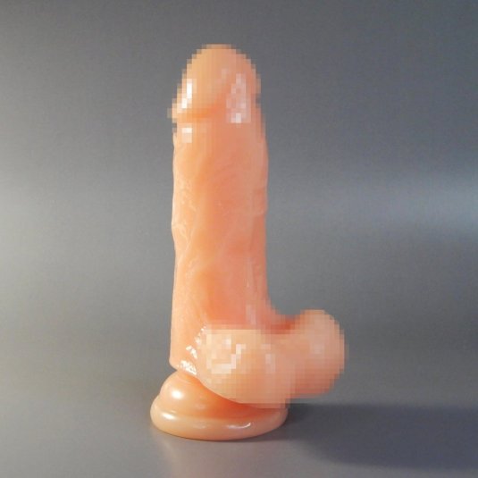 Реалистичный фаллоимитатор на присоске