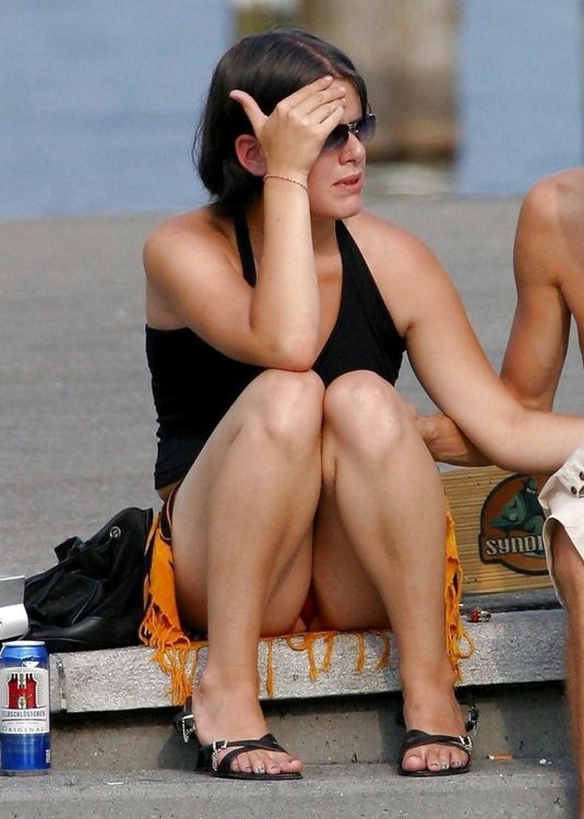 Красивая девушка засветила