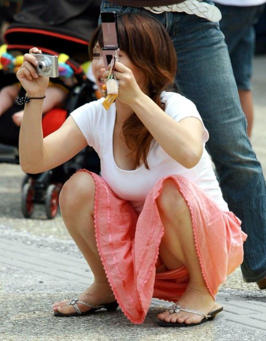 Девушка засветила трусики