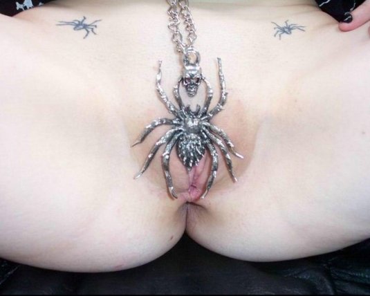 Ожерелье с пауками