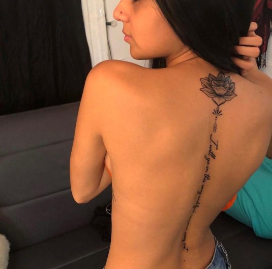 Тату на спине для девушек