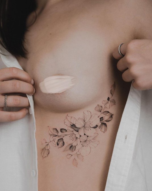 Женская татуировка