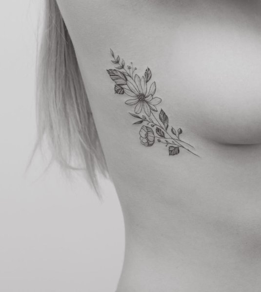 Красивые тату под грудью