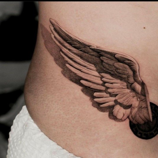 Татуировка крыло