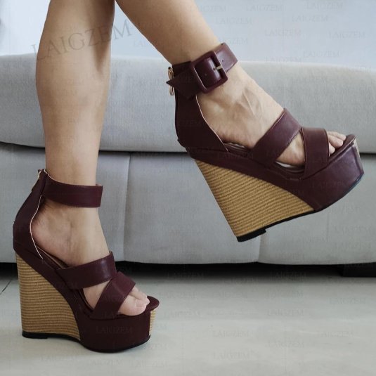 Вечерние босоножки на платформе женские