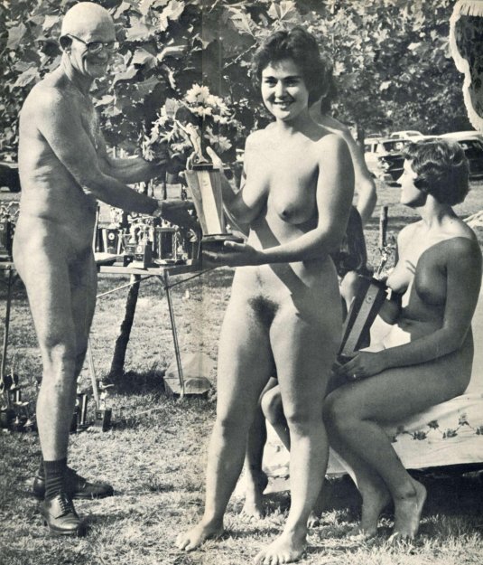 Семейный ретро нудизм