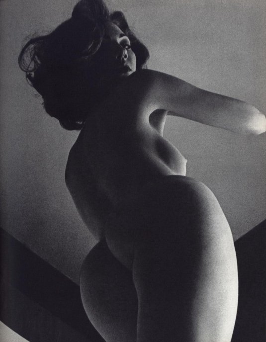 Голые женщины черно белое