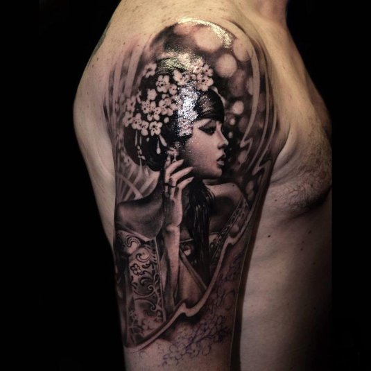 Гейша тату реализм