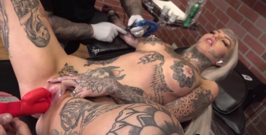 Татуированную эмбер люк sex
