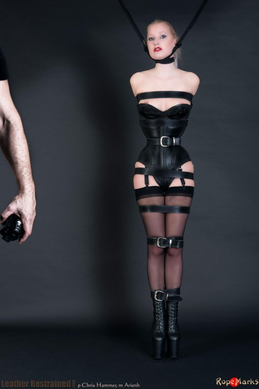 Латекс бондаж