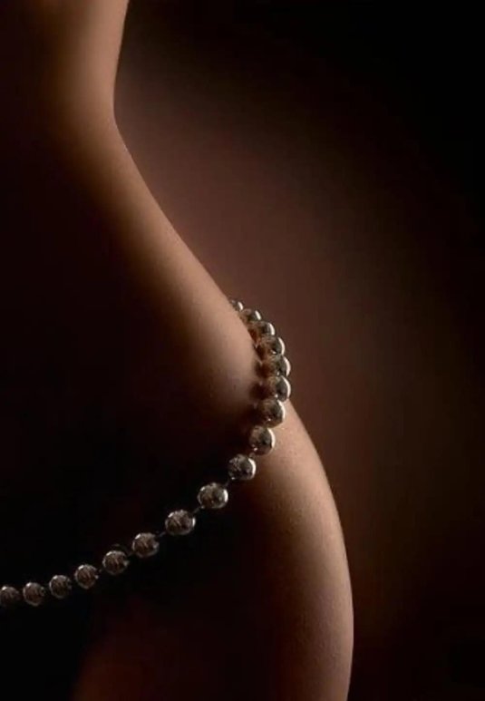 Красивый изгиб тела