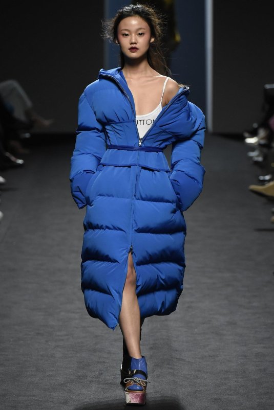 Женский модный пуховик