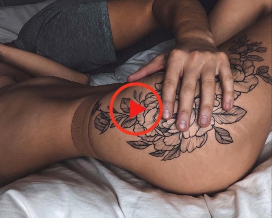 Тату на бедра