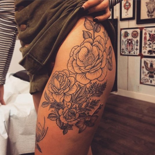 Красивые тату для девушек на бедре