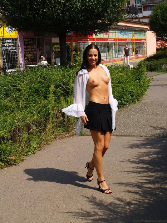 Молодые девушки эксгибиционистки