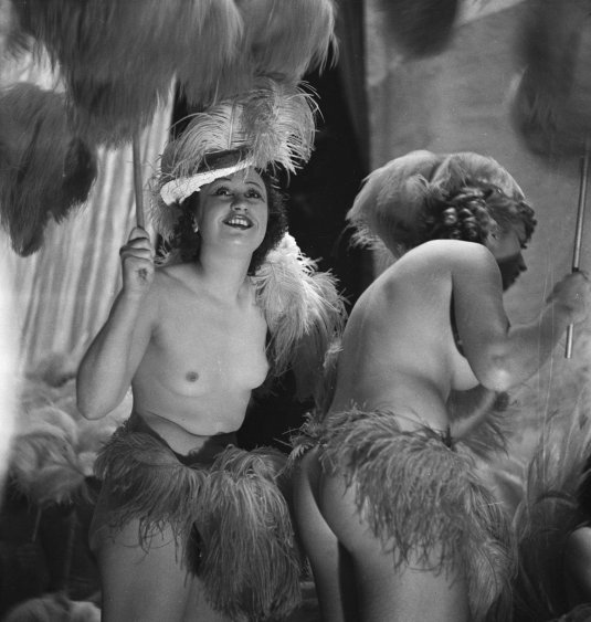 Голые танцовщицы ретро