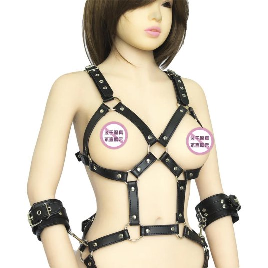 Женская кожаная сбруя бдсм