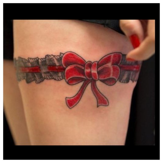 Тату банты на ногах