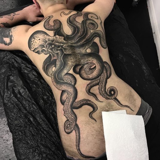 Виктор блуд тату осьминог