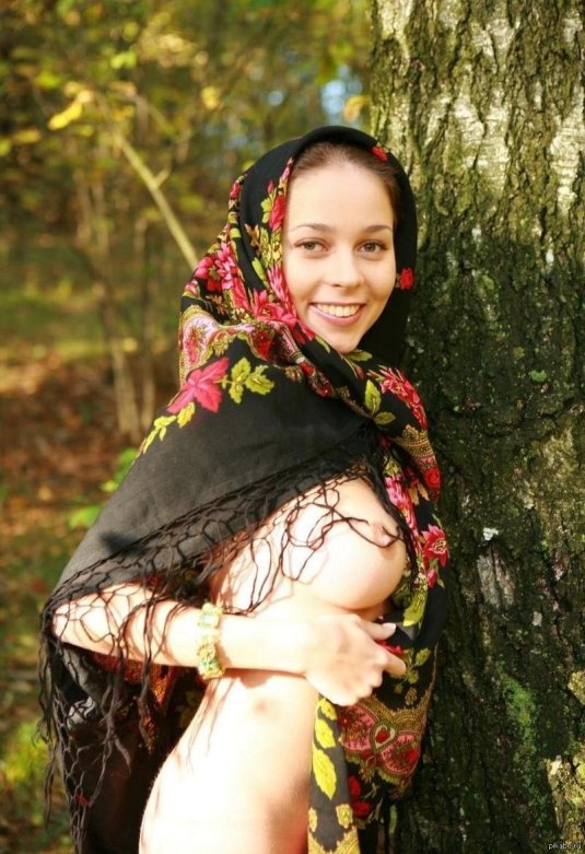Голые красавицы в платках