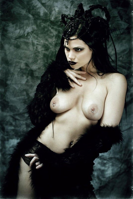 Готические девушки эро