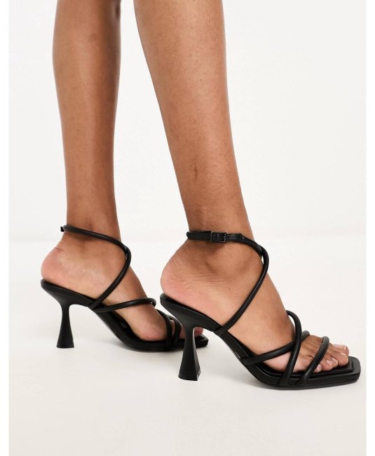 Босоножки страдивариус на каблуке черные