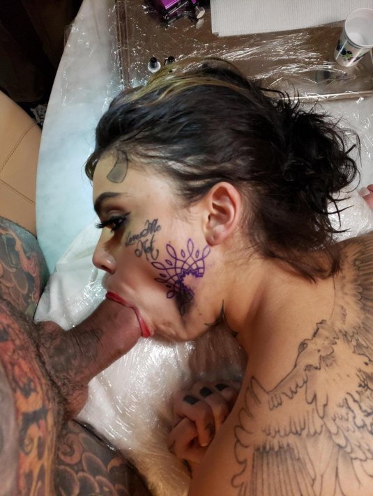 Татуированная порно