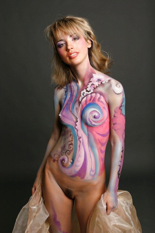 Голые бодиарт