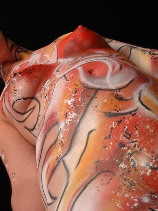 Бодиарт на теле