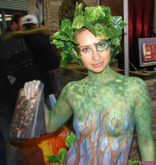 Голые бодиарт