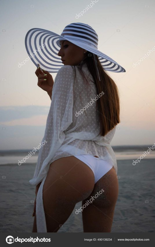 Женщина на пляже