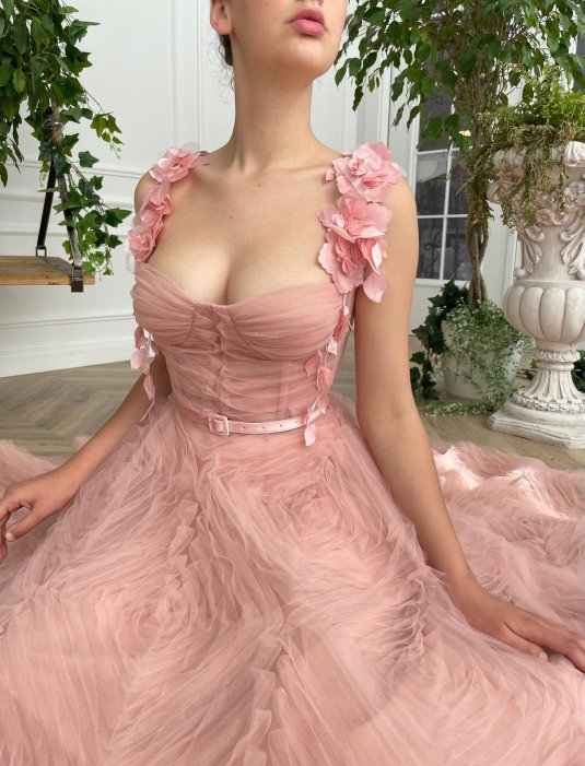 Teuta matoshi золотое платье