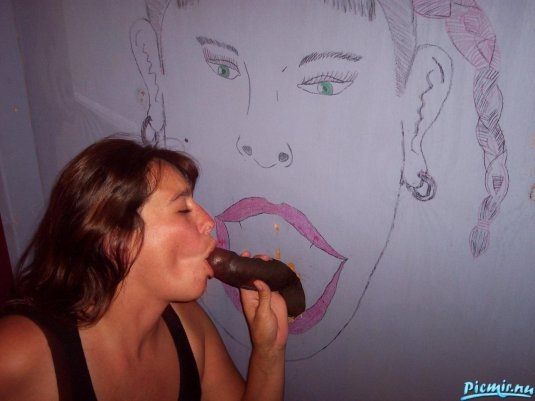 Zuri gloryholeswallow