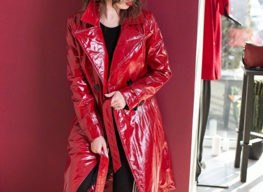 Тото групп красный кожаный плащ