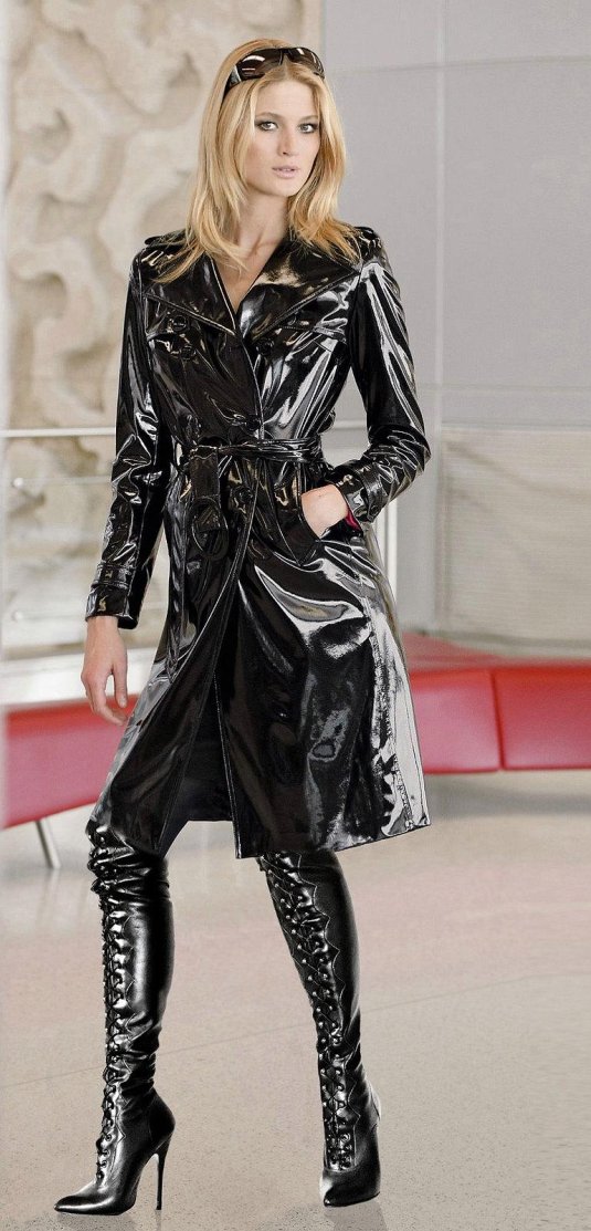 Женский кожаный плащ