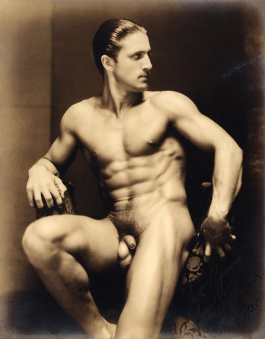 Голые мужчины ретро