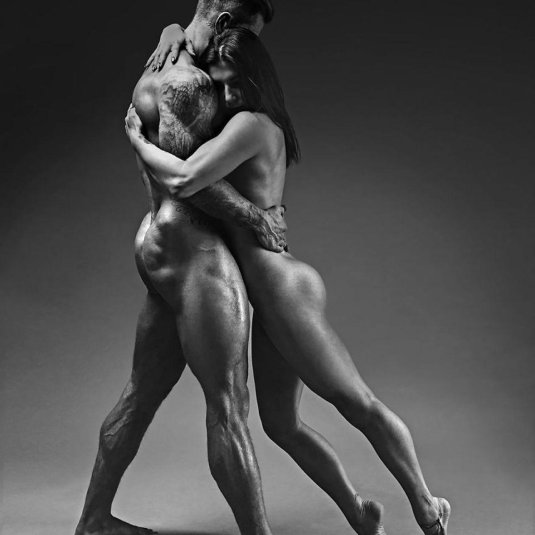 Мужчина и женщина голые