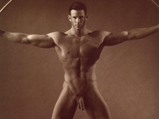 Красивые голые спортсмены