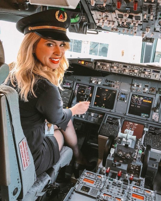 Девушки стюардессы