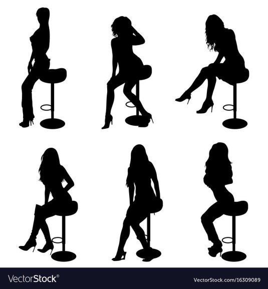 Силуэт сидящей девушки