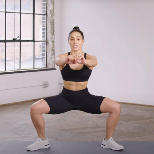 Приседание сумо