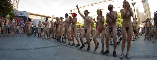 Парад голых